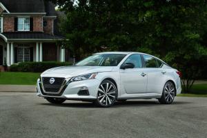 Nissan Altima SR 2018 года